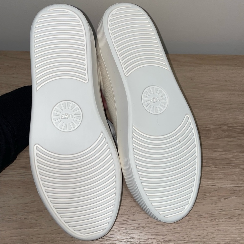 UGG Zilo Leather Lace Up Sneaker - Picture 7 of 9